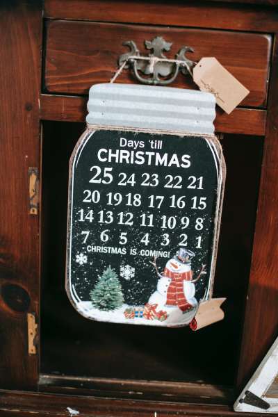  holiday calendar with snowman - holiday season on Whidbey Island